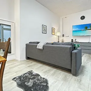 Apartment 2 Fuer 6 P, 15 Min Zum Flughafen